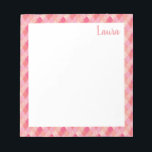 Rosa och rödlappverk Mönster Namn Anteckningsblock<br><div class="desc">Ett sött mönster av hand plockade diagonalt lappverk med söt och mjuka skuggor av rött och rosa,  personlig med ditt namn. Klicka bara på Anpassa om du vill lägga till ytterligare text eller bilder. Kontakta mig med frågor eller förfrågningar.</div>