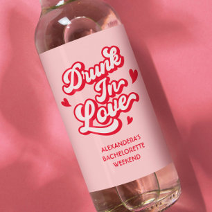 Rosa och rödrunk i Kärlek Bachelorette Vinflaska Etikett