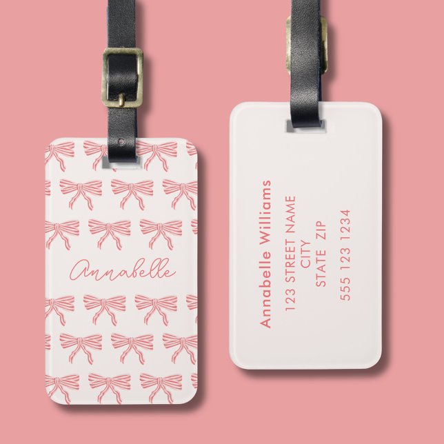  rosa och rödstrimmig kokvett bagagebricka (Girls blush pink coquette striped bow luggage tag with script first name. Address to reverse.)