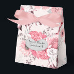 Rosa och silverblommig presentaskar<br><div class="desc">Rosa och silver ros-tematiserad presentlåda som kan anpassas till ditt evenemangs detaljer.</div>