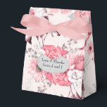 Rosa och silverblommig presentaskar<br><div class="desc">Rosa och silver ros-temat presentförpackning som kan anpassas till ditt evenemang.</div>