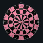 Rosa och svart darttavla<br><div class="desc">Den rosa och svart pilen stiger ombord</div>