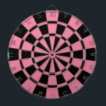 Rosa och svart darttavla<br><div class="desc">Den rosa och svart pilen stiger ombord</div>