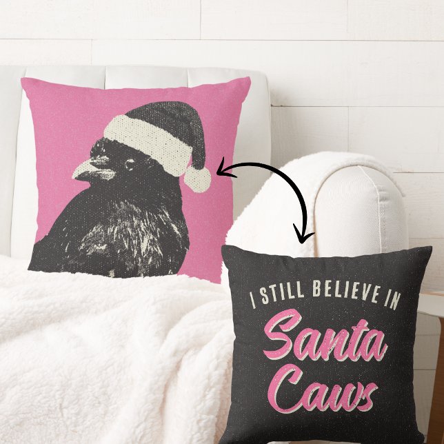 Rosa och svart gotisk kråka Tro på tomten Caws  Kudde (Reversible "I still believe in Santa Caws" pink and black Christmas pillow is trendy, funny, & cute!)
