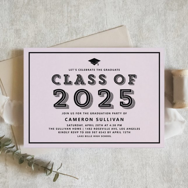 Rosa och svart klass för 2025 års tak Retro Studen Inbjudningar (Customizable graduation invitation featuring retro typography. Available in other colors.)