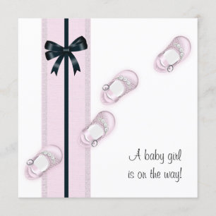 Rosa och svarta babyskor shower inbjudningar