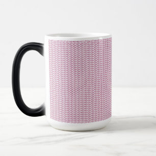 rosa och vit bakgrund med vågigt linjer magisk mugg