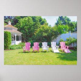 Rosa och vita Adirondackstolar, Wisconsin-trädgård Poster