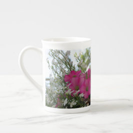 Rosa och vita blommor - Martha's Vineyard Benporslin Mugg