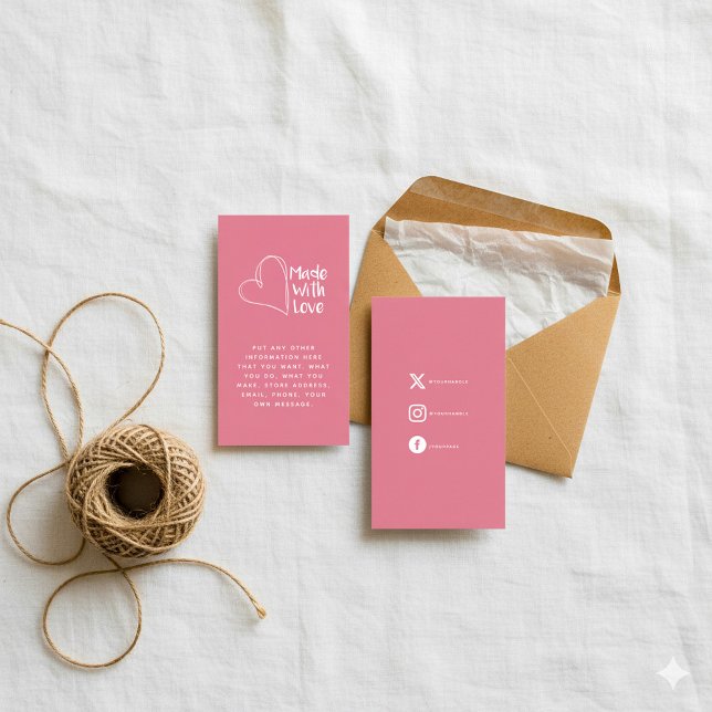 Rosa och vitt tillverkat med kärlek hjärta sociala tilläggskort (Pink and white made with love heart social links enclosure card.)