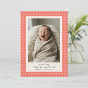 Rosa orange gingham-rutig nyfödd fotobarn födelse meddelande