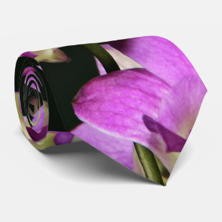 Rosa Orchid på en svart bakgrund Slips