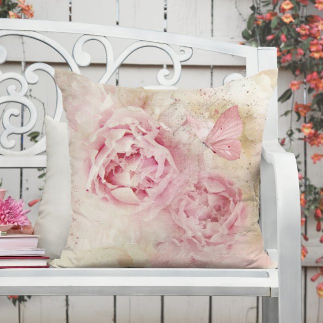 Rosa Peonies and Butterfly Kudde (Skapare uppladdad)
