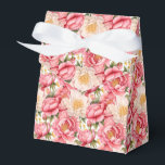 Rosa Peonies Party Treat Box Presentaskar<br><div class="desc">Parti-rutan visas med en fin blommigt av rosa peonies. Anpassa det här objektet eller köp som det är. Tips! Lägg till dina underbara behandlingar och lägg till lite festligt band. Licensierad bild</div>