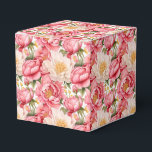 Rosa Peonies Party Treat Box Presentaskar<br><div class="desc">Parti-rutan visas med en fin blommigt av rosa peonies. Anpassa det här objektet eller köp som det är. Tips! Lägg till dina underbara behandlingar och lägg till lite festligt band. Licensierad bild</div>