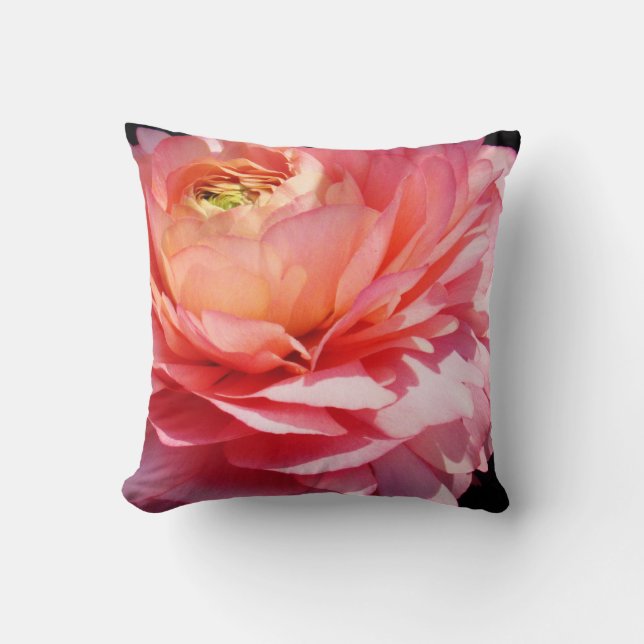 Rosa Petals Pillow Kudde (Framsida)