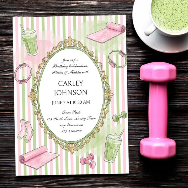 Rosa Pilates och Matcha Födelsedagsfirande Inbjudningar (Pilates and Matcha invitation with preppy pink and green stripes and hand-drawn style illustrations)