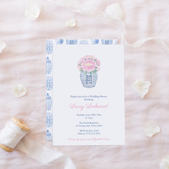 Rosa pioner Förberedd blå vit vas Bröllopsdusch  Inbjudningar (Bridal Shower Invitation With Pink Peonies In A Ginger Jar Vase And Co-ordinating Ginger Jar Backer)