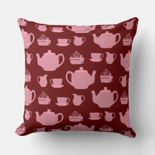 Rosa Polka Dot Tea Set on Burgundy Mönster Kudde