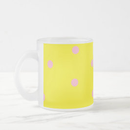 Rosa polka dots på gult frostad glasmugg
