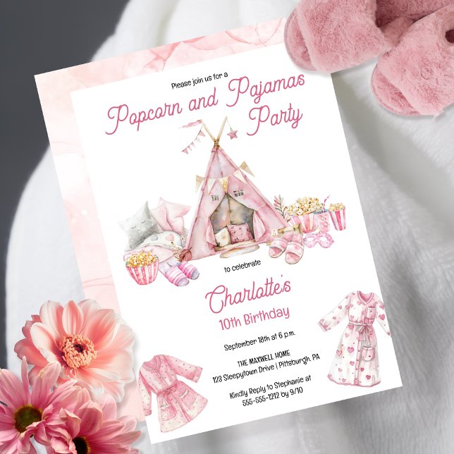 Rosa Popcorn och Pajamas Slumber Födelsedagsfest Inbjudningar (Cute Pink Boho  Tent Girl's "Popcorn and Pajama's [Birthday] Party" Invitation)
