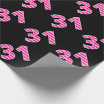 Rosa Rand 31 Händelsenummer (födelsedag, årsdag) Presentpapper<br><div class="desc">Den här roligten som omsluter papper design har nummer "31" med mörkens rosa och ljus rosa stripe mönster, på svart färgad. Att packa pappert som detta kan användas när man slår in presenter till någon som firar sin 31a-födelsedag, till ett par som firar sin 31a-bröllop-årsdag, eller till att fira ytterligare...</div>