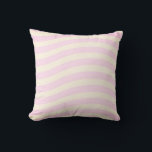 Rosa Rand Dekorativ kudde<br><div class="desc">Dekorativ kudde med mjuk rosa och kräm rand. Ett enkelt, klassiskt mönster som kompletterar alla utrymmen.</div>