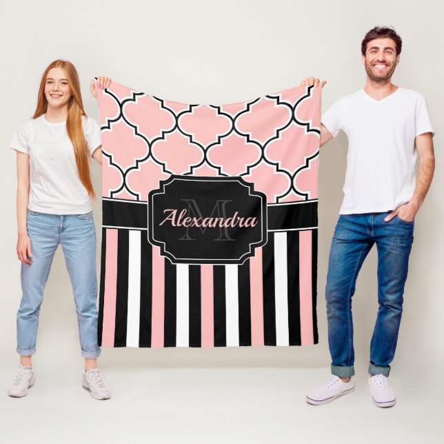 Rosa Rand & Quatrefoil Fleecefilt (På plats)