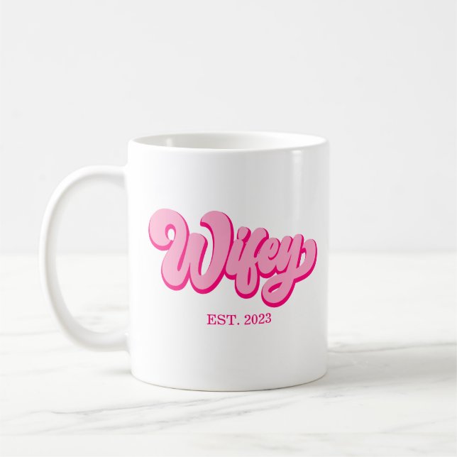 Rosa Retro Wifey Est. År Bride Fiancé Kaffemugg (Vänster)