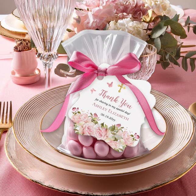 Rosa ros Blommigt |Butterflies Guld Kor Tack Gåvor Etiketter (Pink Rose Floral and Pink Butterflies with Gold Tone Trinity Cross First Holy Communion Favor Tags)