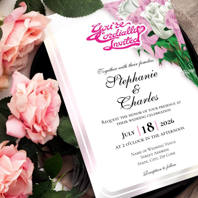 Rosa ros bröllopsinbjudan - Rosa text 2 Inbjudningar (Pink and White roses in vase wedding invite design with pink heading)