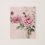 Rosa ros för Chic av Vintage, Grenar och vin Pussel<br><div class="desc">Utformning av chic för Söt och vintage med rosenknoppar och blommor för rosa,  sammanflätade vinstockar och grenar för grönt med blek grönt bladverk och små vita prickar på bakgrunden för pastellernas rosa.</div>