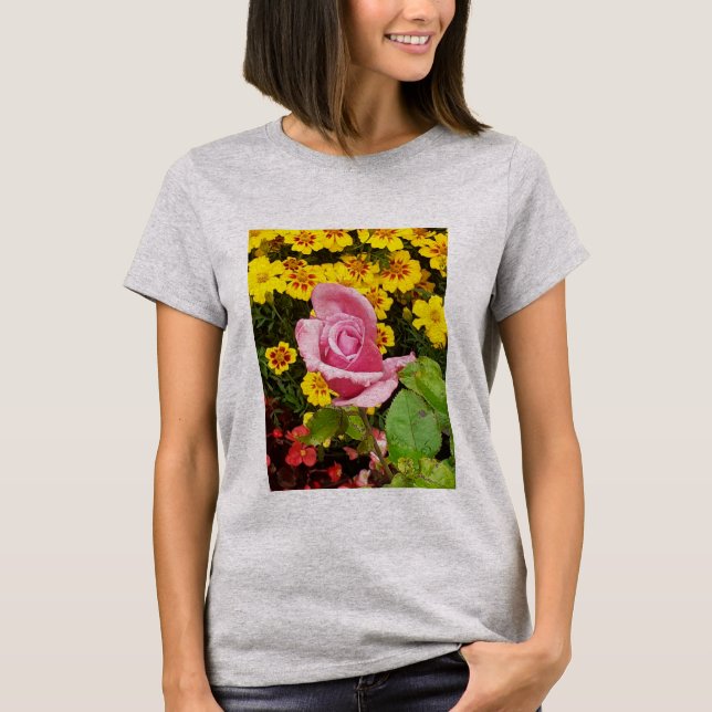 ROSA ROS & GULA BLOMMOR T SHIRT (Framsida)