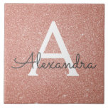 Rosa ros Guld Glitter och Gnistra Monogram Kakelplatta<br><div class="desc">Ceramiska plattor av keramiskt Elegant i rosa ros Faux Glitter och Gnistra. De här plattorna kan anpassas så att de omfattar ditt första och första namn och gör en underbar gåva från Rosa ros Guld till en födelsedag,  en barnskötare,  Möhippa,  Bachelorette Party eller Bröllop.</div>