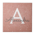 Rosa ros Guld Glitter och Gnistra Monogram Kakelplatta<br><div class="desc">Ceramiska plattor av keramiskt Elegant i rosa ros Faux Glitter och Gnistra. De här plattorna kan anpassas så att de omfattar ditt första och första namn och gör en underbar gåva från Rosa ros Guld till en födelsedag,  en barnskötare,  Möhippa,  Bachelorette Party eller Bröllop.</div>