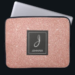 Rosa ros Guld Glitter och Gnistra Monogram Laptop Sleeve<br><div class="desc">Rosa ros Faux Glitter och Gnistra Elegant Monogram Fodral. Fodral kan anpassas så att det omfattar ditt första och första namn.</div>