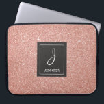 Rosa ros Guld Glitter och Gnistra Monogram Laptop Sleeve<br><div class="desc">Rosa ros Faux Glitter och Gnistra Elegant Monogram Fodral. Fodral kan anpassas så att det omfattar ditt första och första namn.</div>