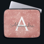 Rosa ros Guld Gnistra Modern Monogram Namn Laptop Fodral<br><div class="desc">Sleeven Rosa ros Guld Gnistra Modern Monogram Namn. Den här sleeven kan anpassas så att den omfattar ditt första och första namn.</div>