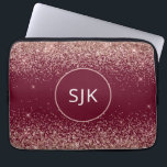 Rosa ros Guld Red Burgundy Glitter Monogram Laptop Fodral<br><div class="desc">Rosa - Ro Guld och Burgundy Red Faux Glitter och Gnistra Elegant Monogrammed Initialer Fodral. Fodral kan anpassas så att det omfattar ditt första och första namn.</div>