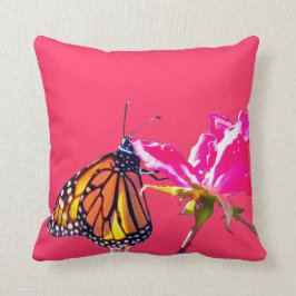 Rosa ros och Monarch Butterfly Pillow Kudde