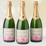 Rosa ros om etiketten "Glitzy Blek Taupe Champagne<br><div class="desc">Elegant spritdrycksmärkning flaska har tre enkla vackra rosa ros på en fin glitterisk blek rosa-taupe färg. Perfekt för bröllop,  repetitionsmiddagar eller annan formell rostning av tillfälle med lätt redigerbar text.</div>