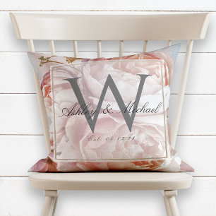 Rosa ros Peony-skript Monogram Bröllop Keepsaké Kudde