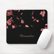 Rosa ros Petals fall på Black Personalize