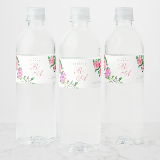 Rosa ros Ribbon Monogram Bröllop Vattenflaska Etikett (Flaskor)