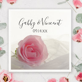 Rosa ros vid Bröllop i Vita Pappersservett