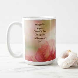 Rosa Rosemugg: Insvept i bön & kärlek Kaffemugg