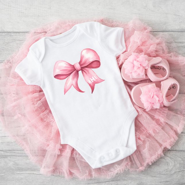 Rosa rosett Förförisk baby shower monogram T Shirt (Skapare uppladdad)