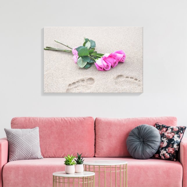 rosa rosor och fotspår i sanden canvastryck (Insitu (Vardagsrum))