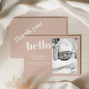 Rosa sandstens typografi Baby Shower-kort Inbjudningar