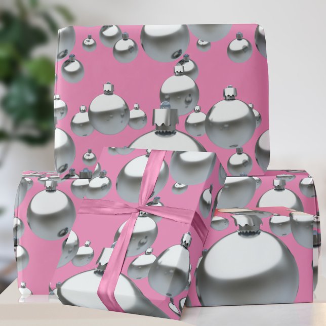 Rosa Silver Baubles Julaftonsarbete Papper Presentpapper (A bold pink and silver Christmas Ornament pattern gift wrap just for you)